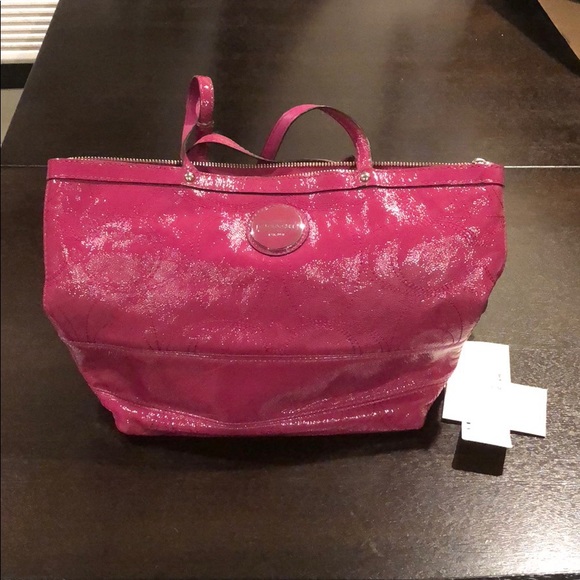 Coach Handbags - COACH Berry pink leather handbag 👛👛